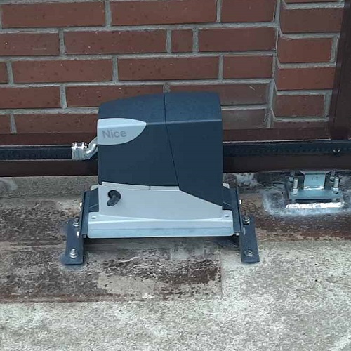 komplekt avtomatiki dlya otkatnykh vorot nice rd400kce