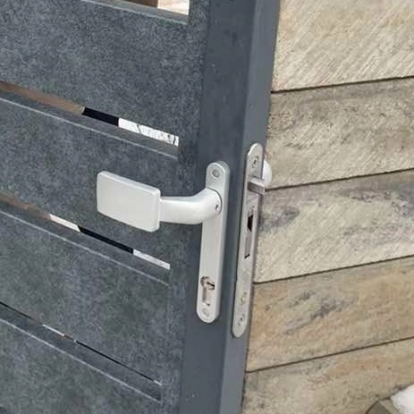 komplekt ulichnyh ruchek s uhvatom locinox 3006fix