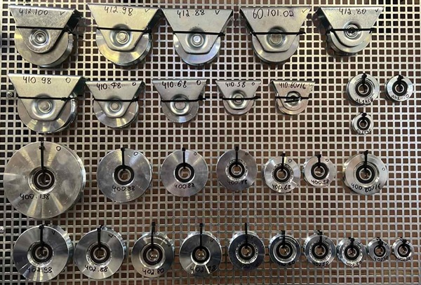 Колесо металлическое с подшипником 600